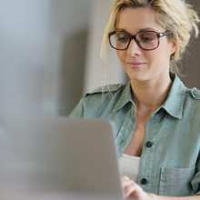womanlaptop.jpg womanlaptop.jpg
